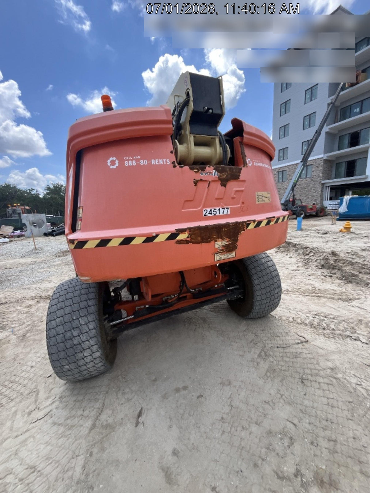 2022 JLG 660SJ
