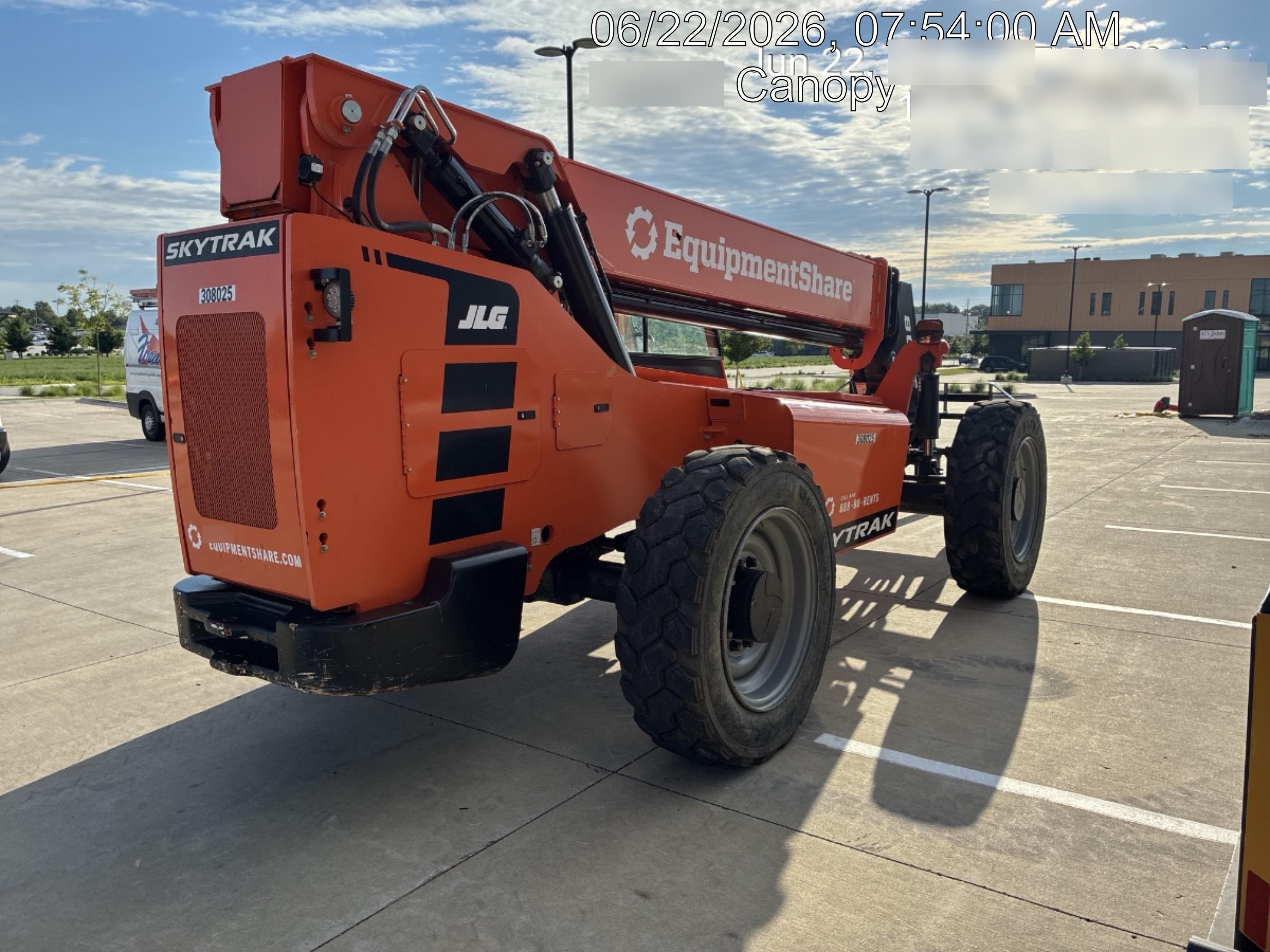 2023 SKYTRAK 8042