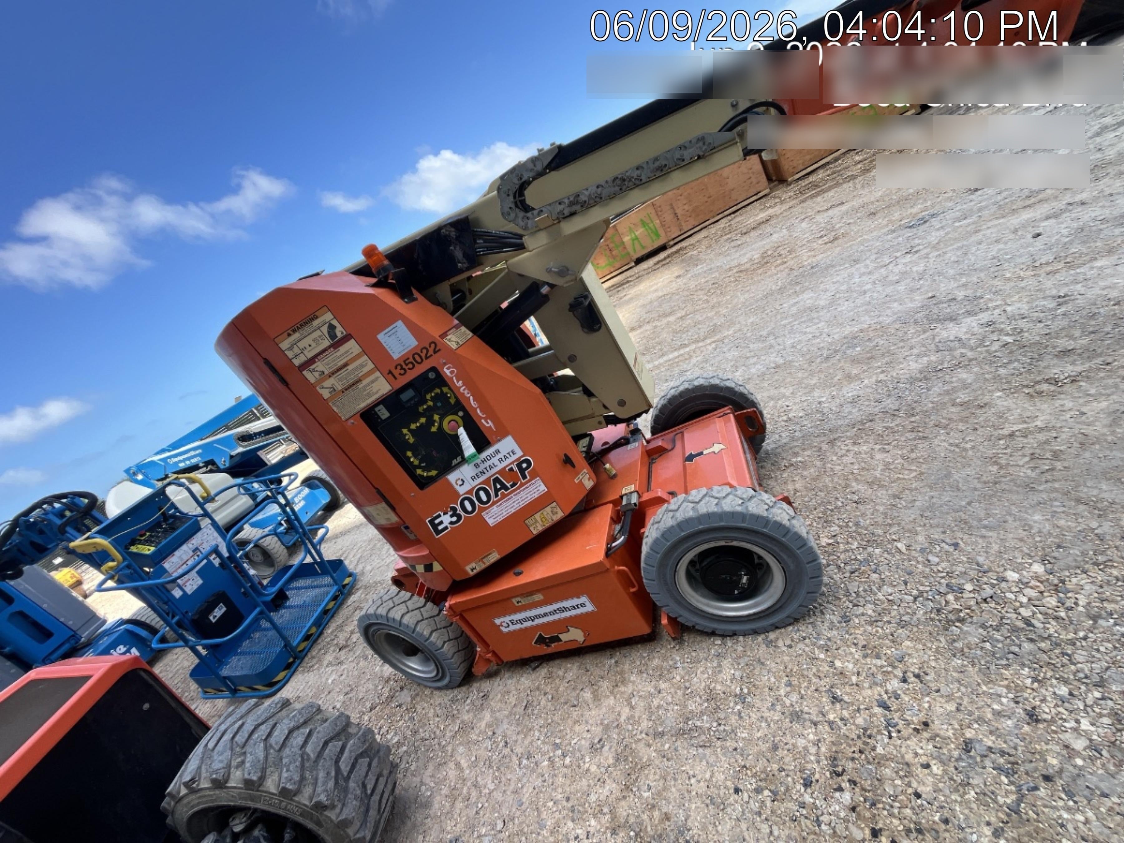 2021 JLG E300AJP