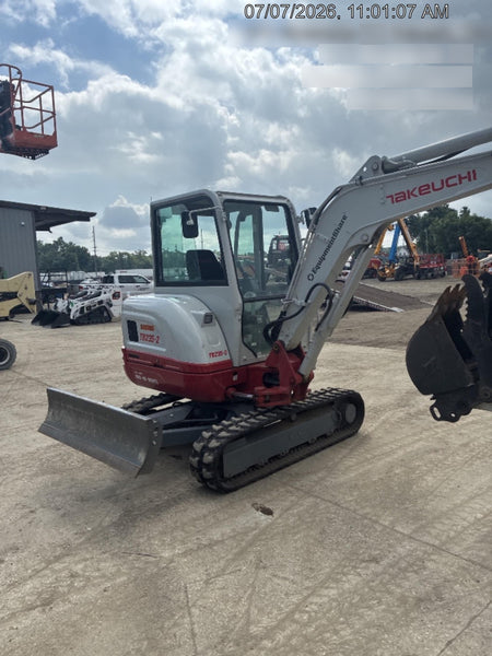 2025 TAKEUCHI TB235-2CR