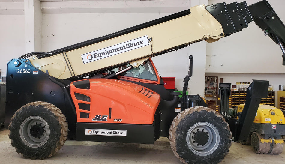 2021 JLG 1075