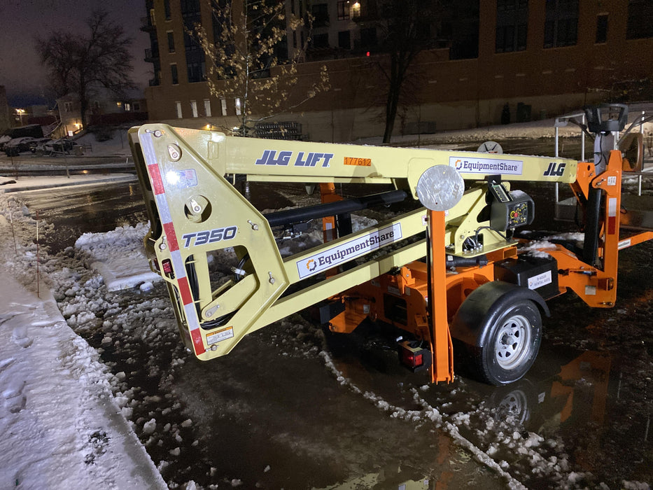 2021 JLG T350