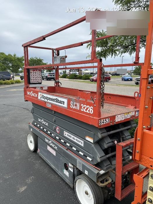 2018 Skyjack SJIII-3226 Skyjack SJIII3226 Scissor Lift w/Trojan Batteries