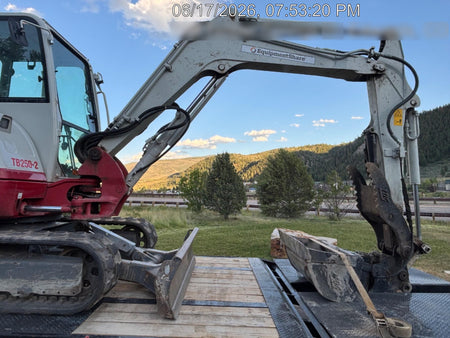 2023 TAKEUCHI TB250-2CR