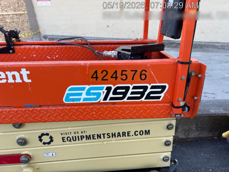 2024 JLG ES1932