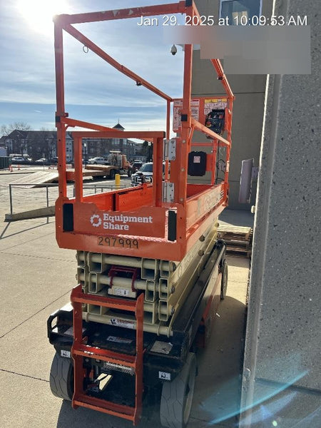 2023 JLG ES2632