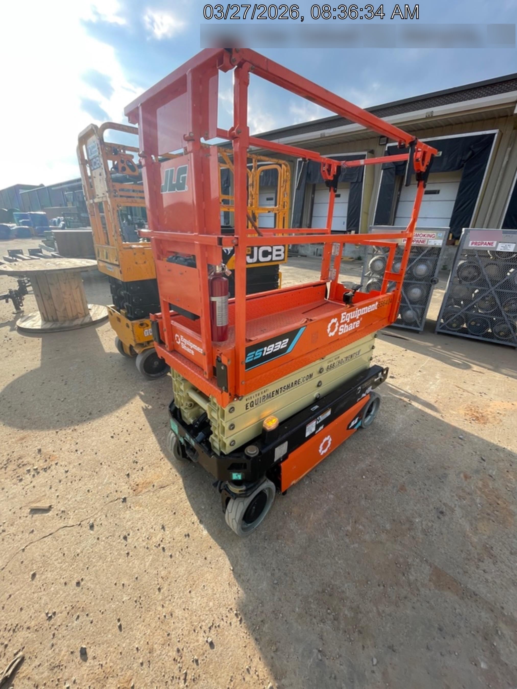 2025 JLG ES1932