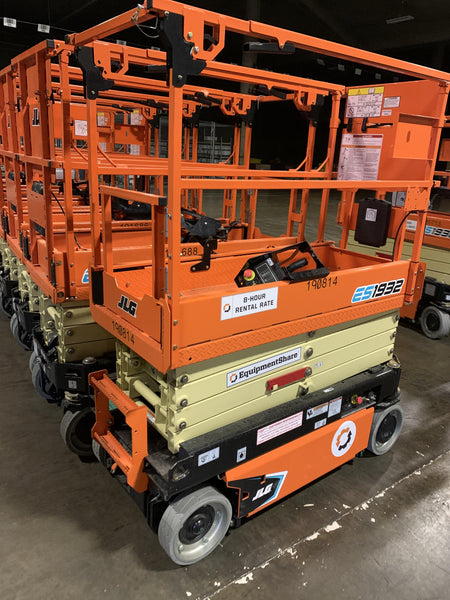2021 JLG ES1932