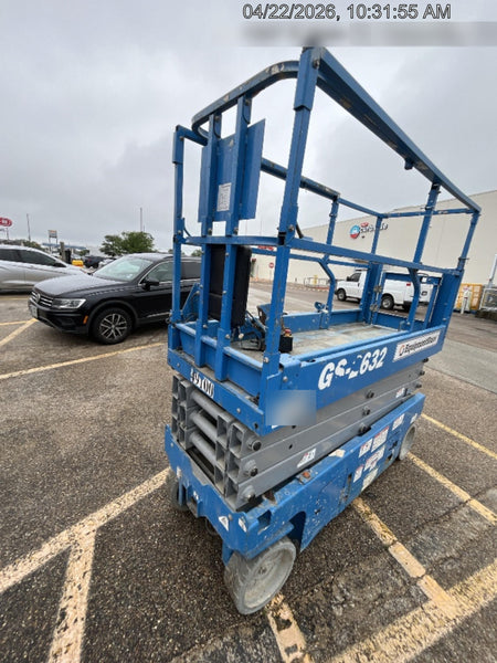 2019 Genie GS-2632 Folding rails with half height swing gate