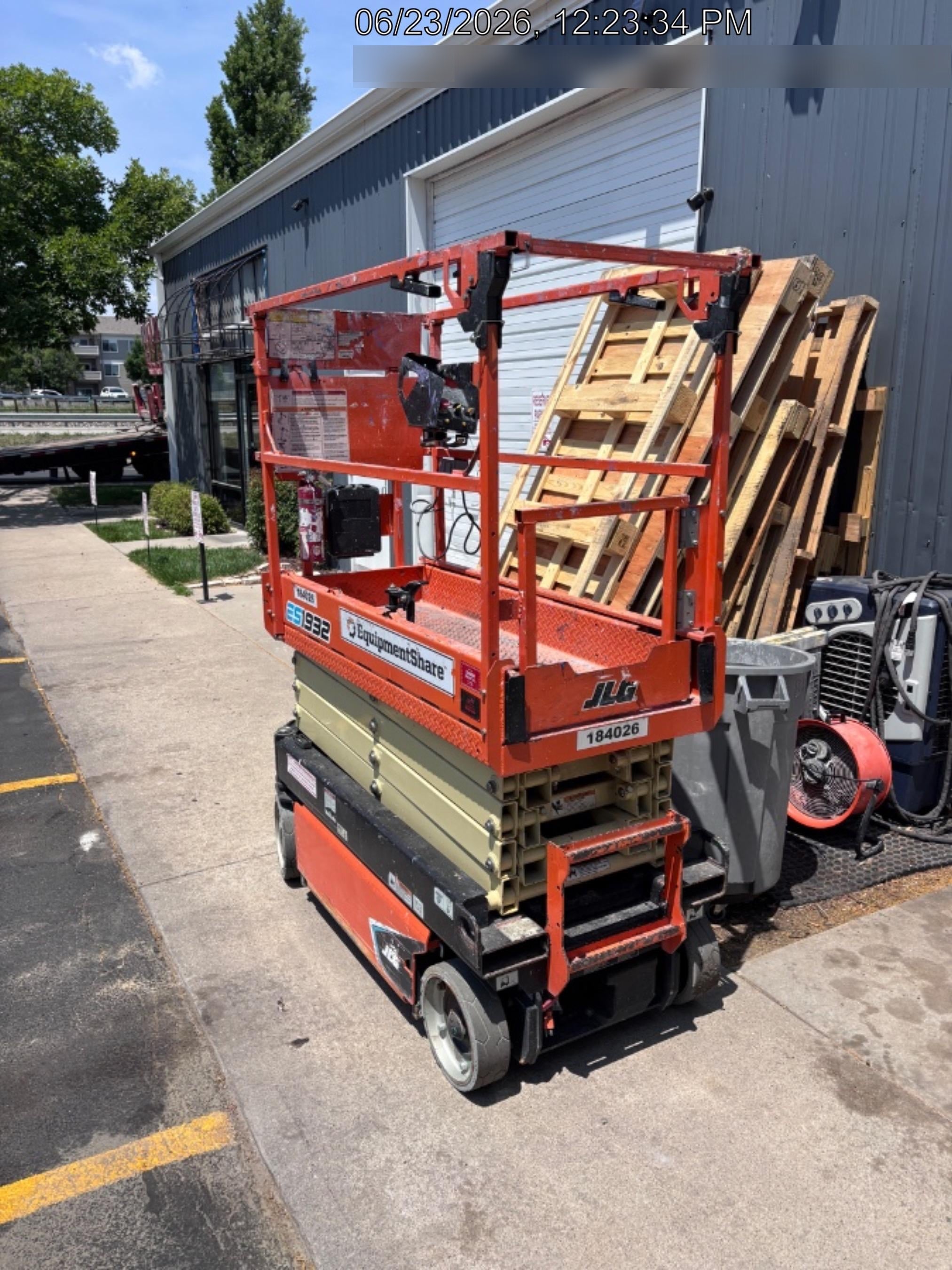 2021 JLG ES1932