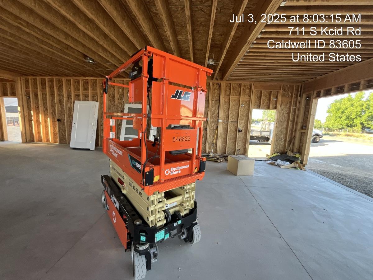 2025 JLG ES1932