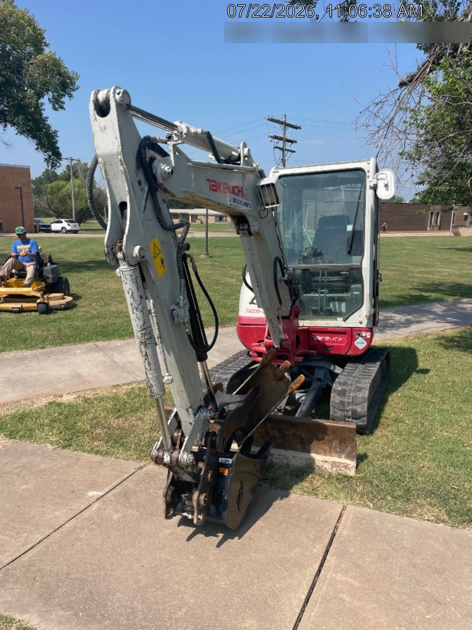 2018 Takeuchi TB235-2CR TAKEUCHI TB235CRA