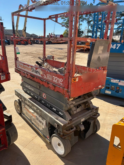 2017 Skyjack SJIII-3219 Skyjack SJIII3219 Scissor Lift w/Trojan Batteries