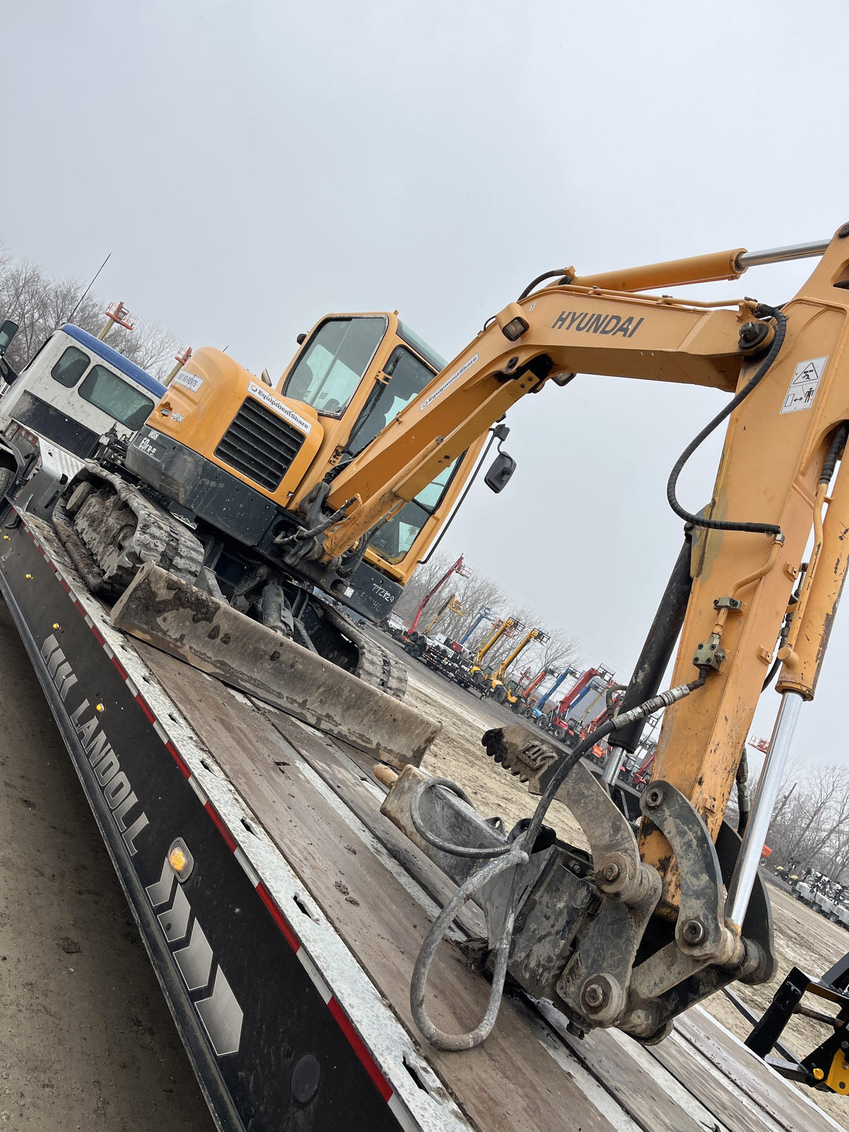 2013 HYUNDAI R60CR-9A