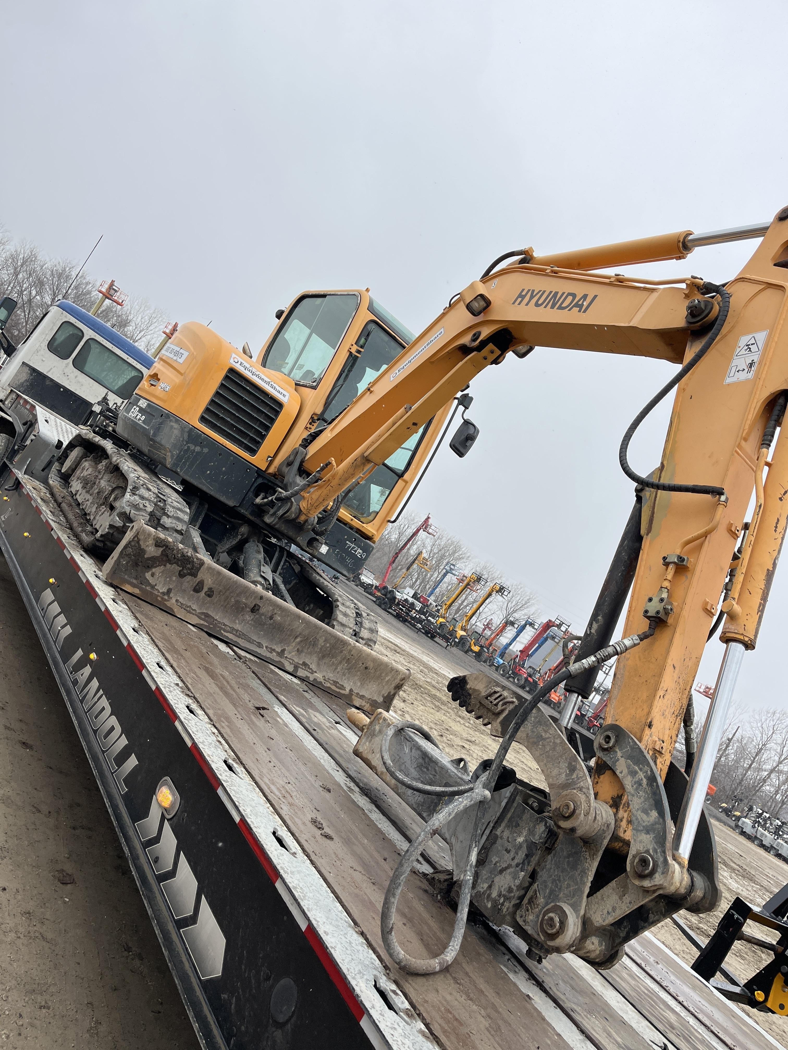 2013 HYUNDAI R60CR-9A