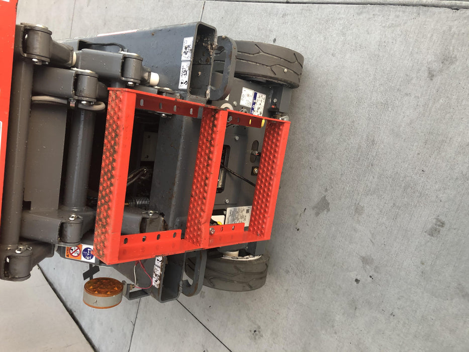 2020 Skyjack SJIII-3219 Solid NM Tires, Half height spring hinged entry gate, Dual Beacons, 800W Inverter