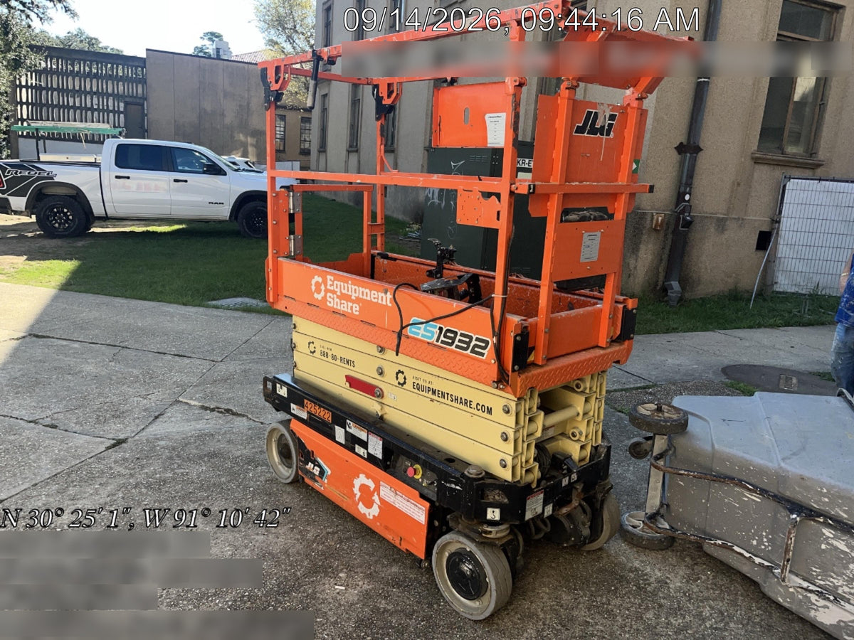 2024 JLG ES1932