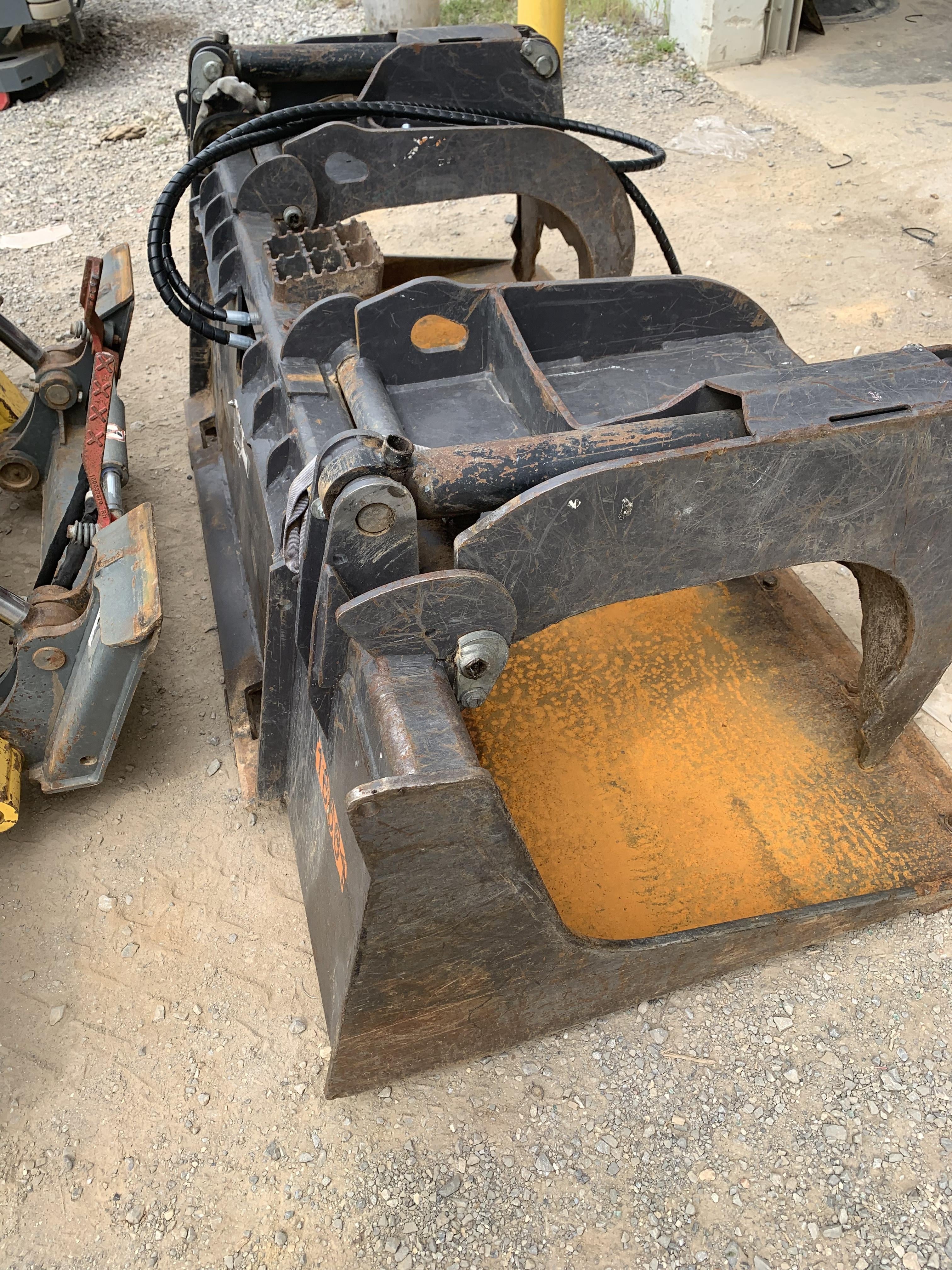 2018 PALADIN 76" Scrap Grapple Bucket - Paladin