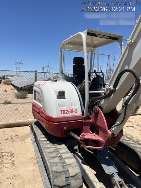 2021 TAKEUCHI TB250-2