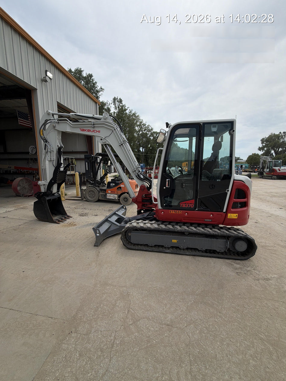2024 TAKEUCHI TB370CR