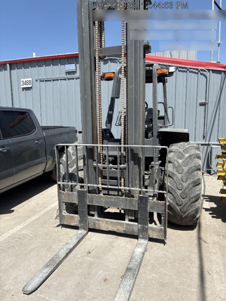 2023 CASE 588H