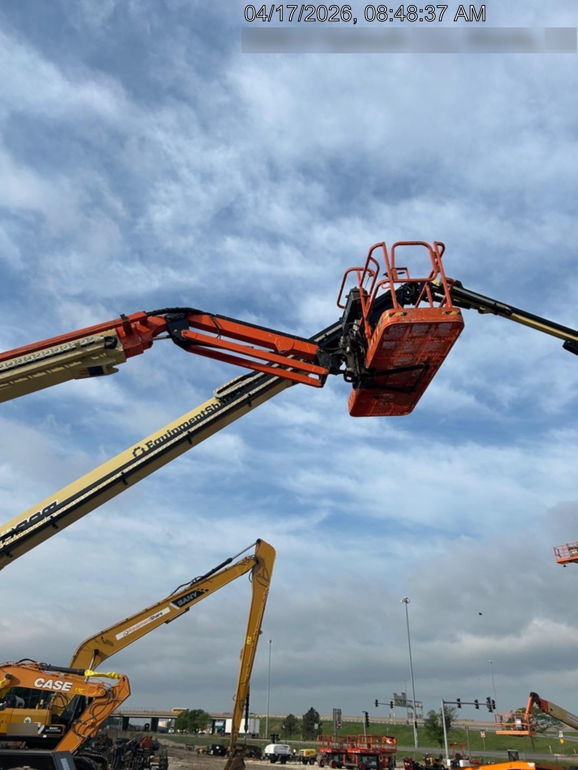 2023 JLG 660SJ
