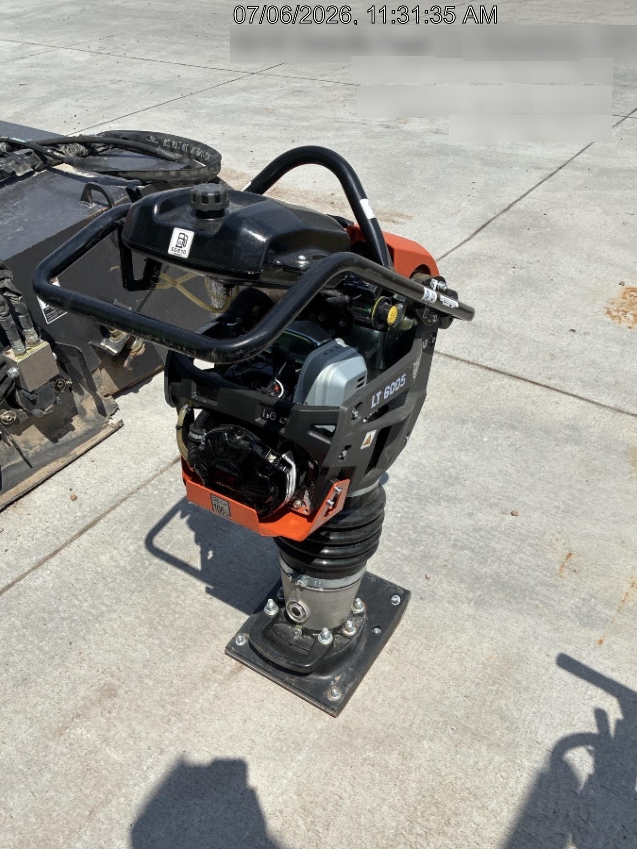 2025 HUSQVARNA LT6005