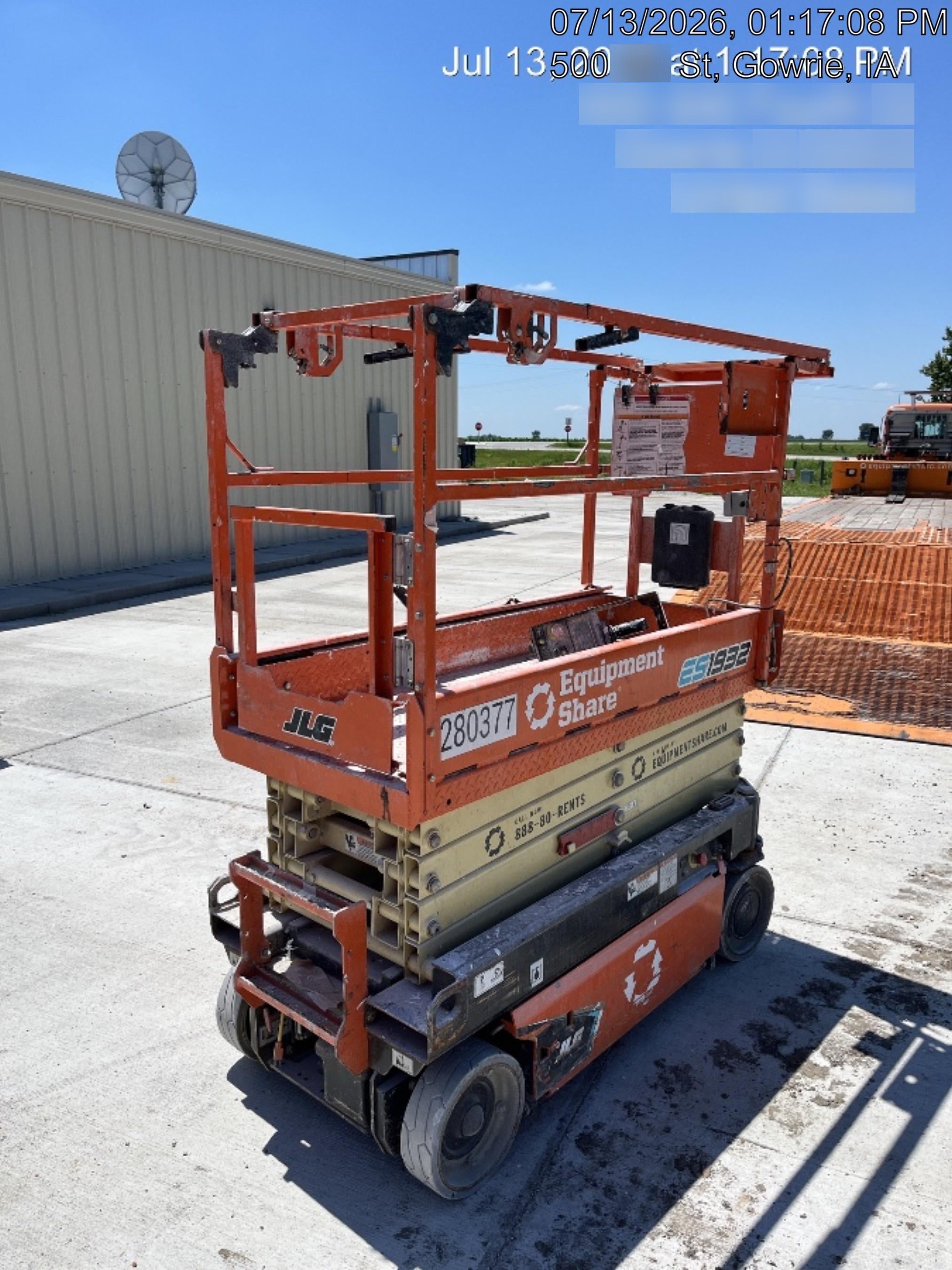 2022 JLG ES1932