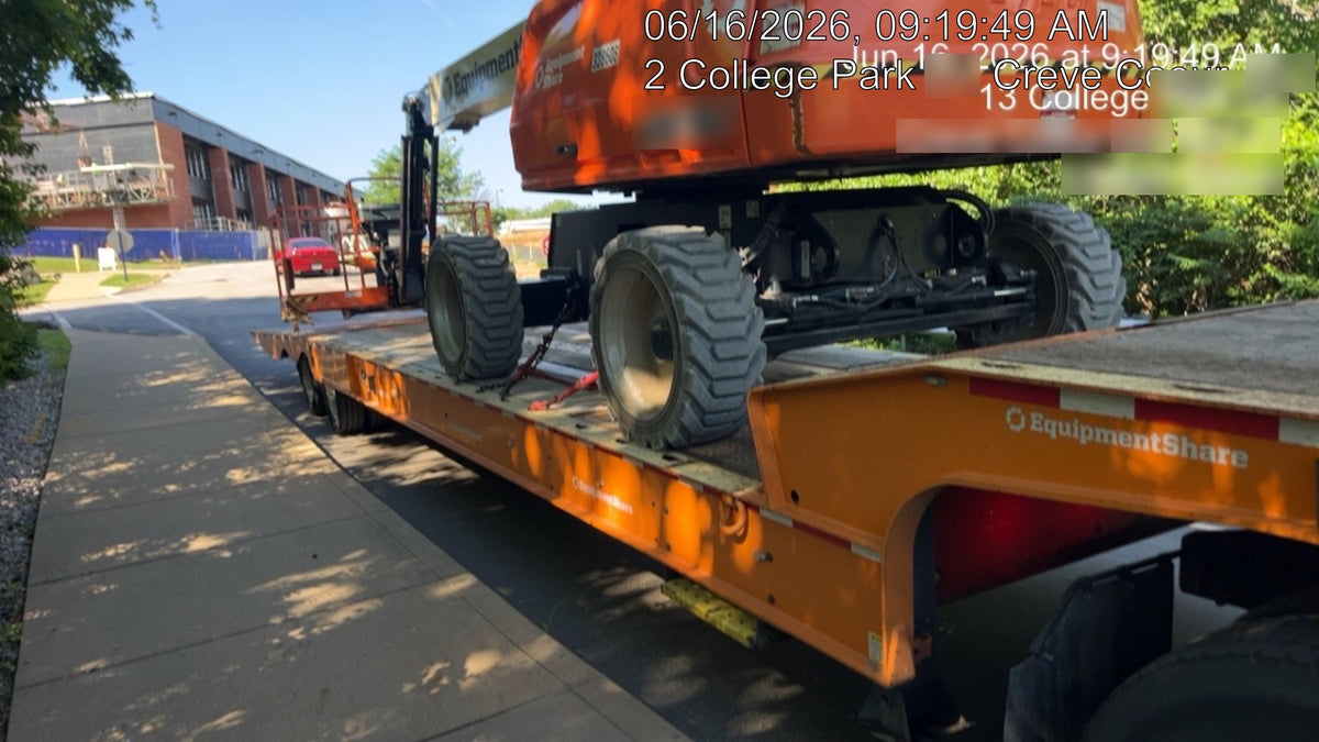 2023 JLG 660SJ