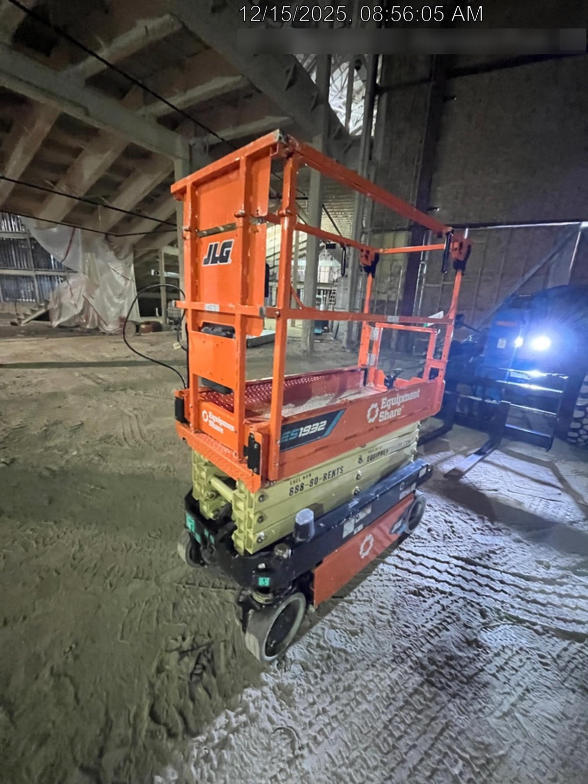2025 JLG ES1932