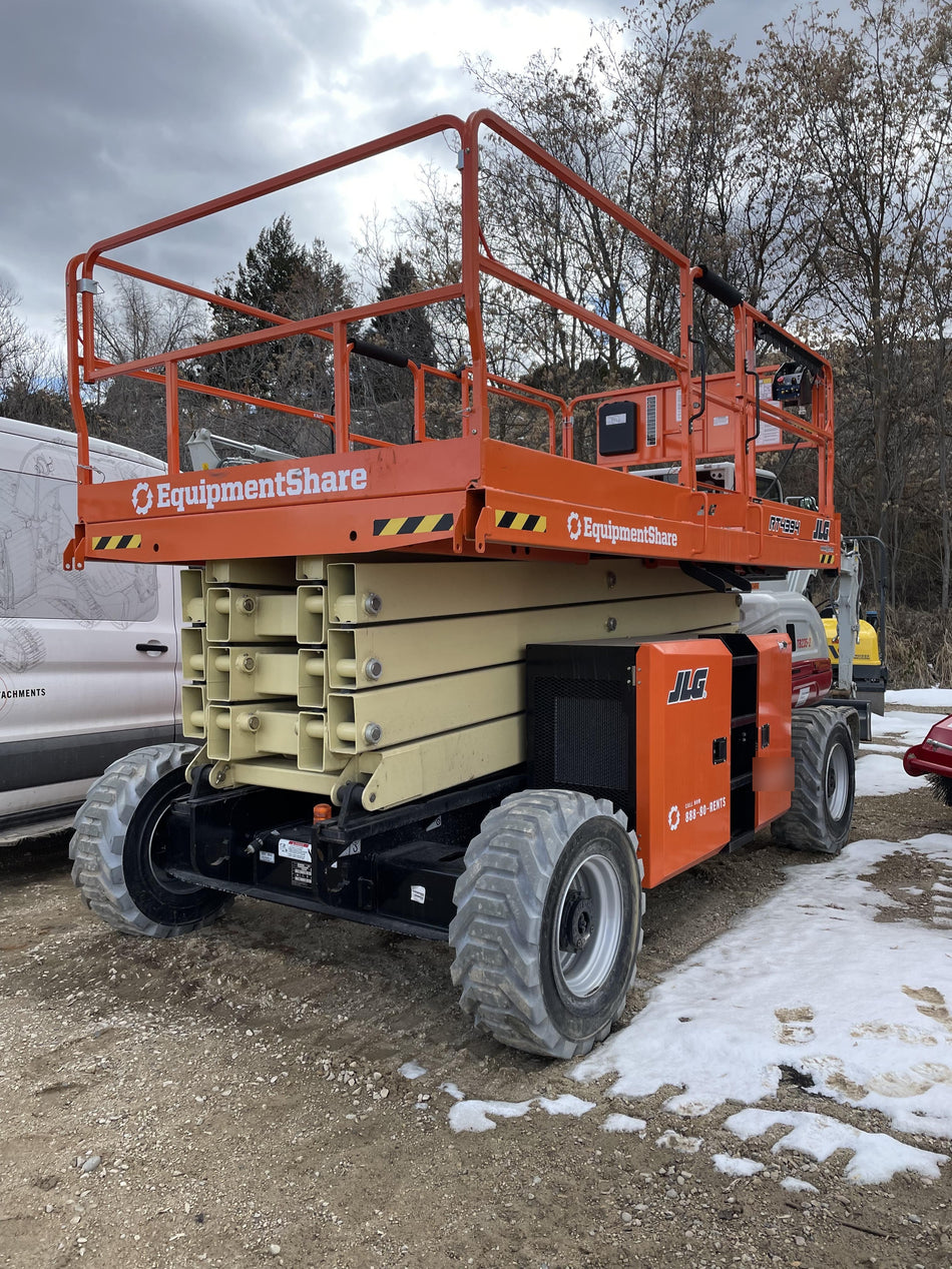 2023 JLG RT4394