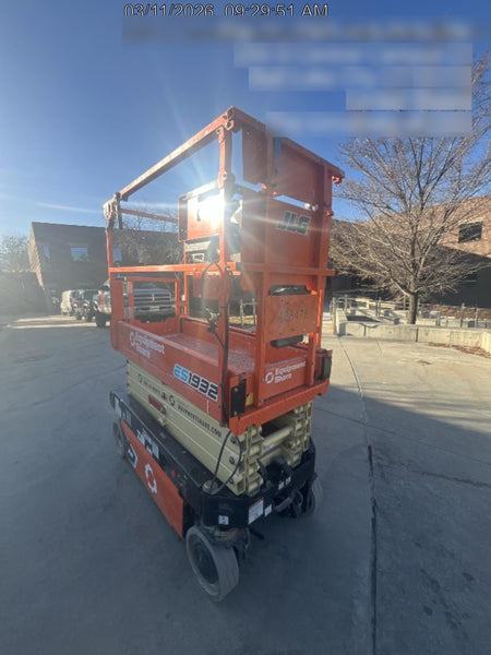 2024 JLG ES1932