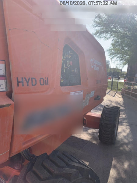 2023 JLG 660SJ