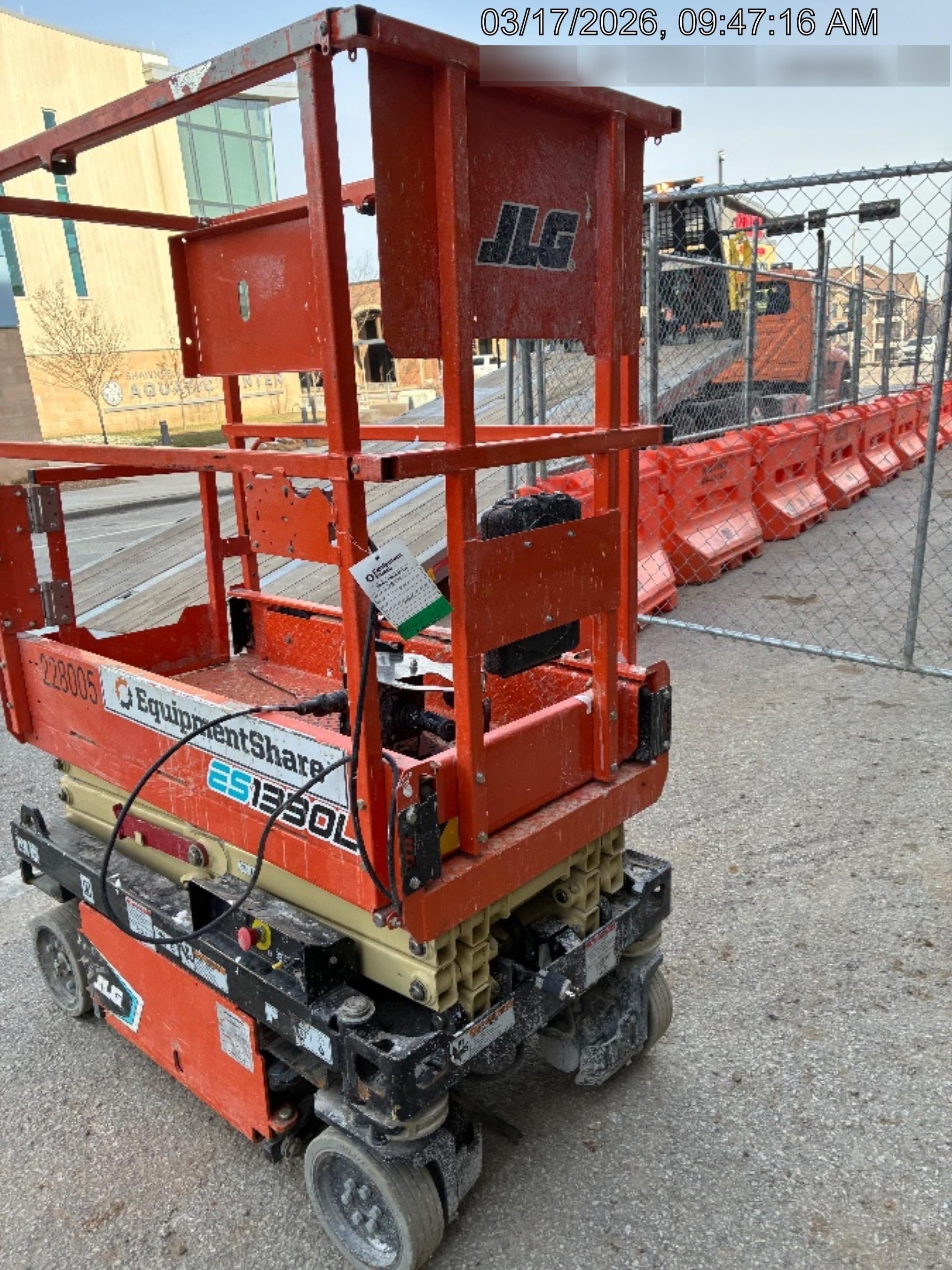 2022 JLG ES1330L