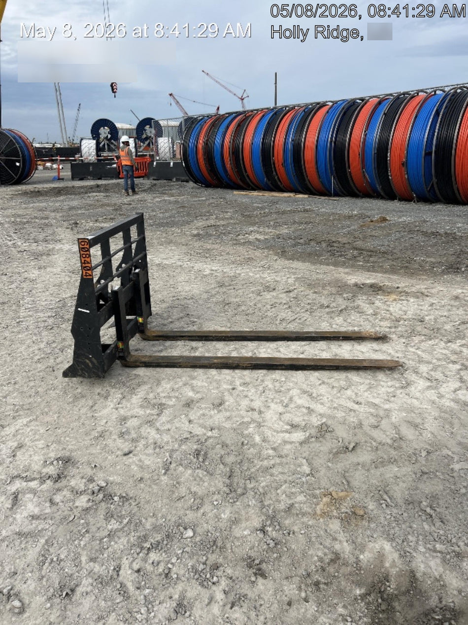 2025 ARROW MATERIAL HANDLING 72" Pallet Forks - Arrow