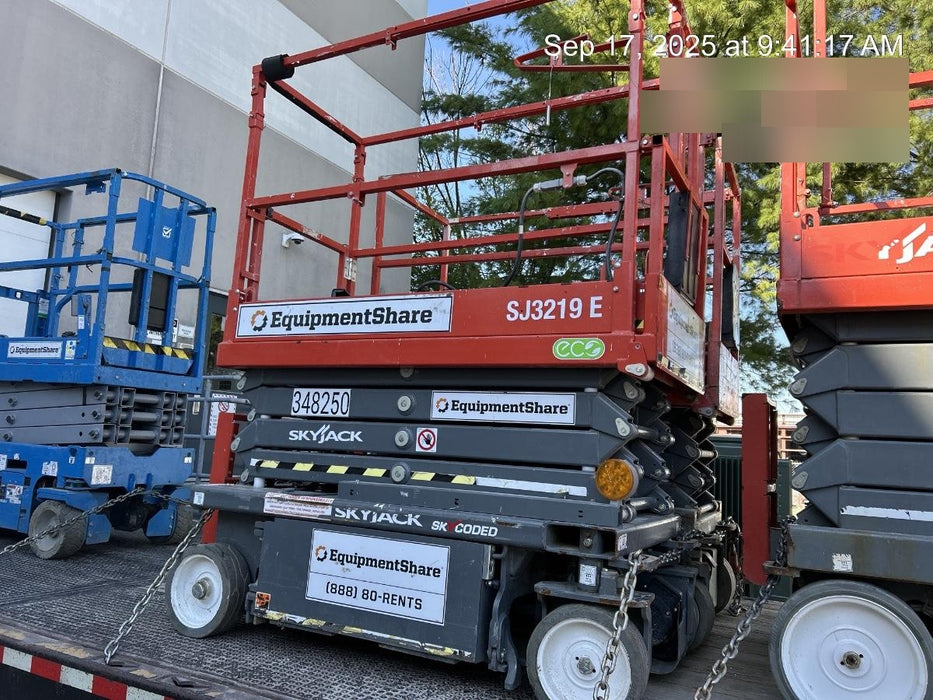 2017 Skyjack SJIII-3219 Skyjack SJ3219, Trojan Battery Set, Extended Warranty 5yr/5k hr