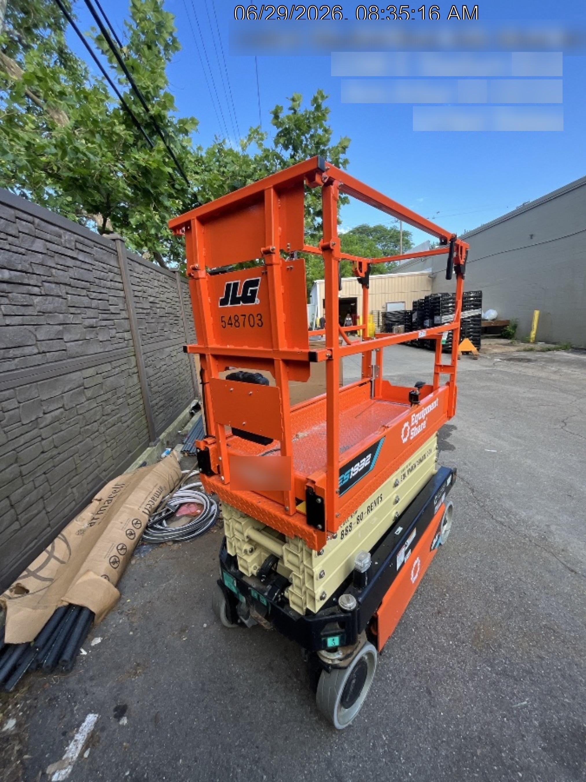 2025 JLG ES1932
