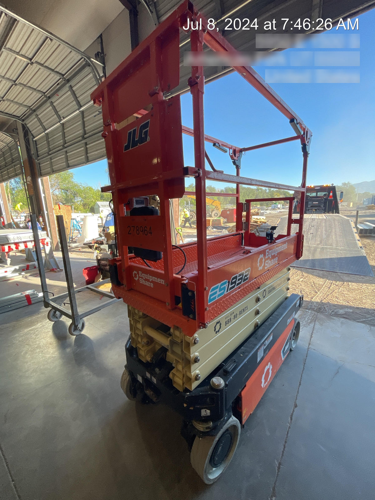 2022 JLG ES1932