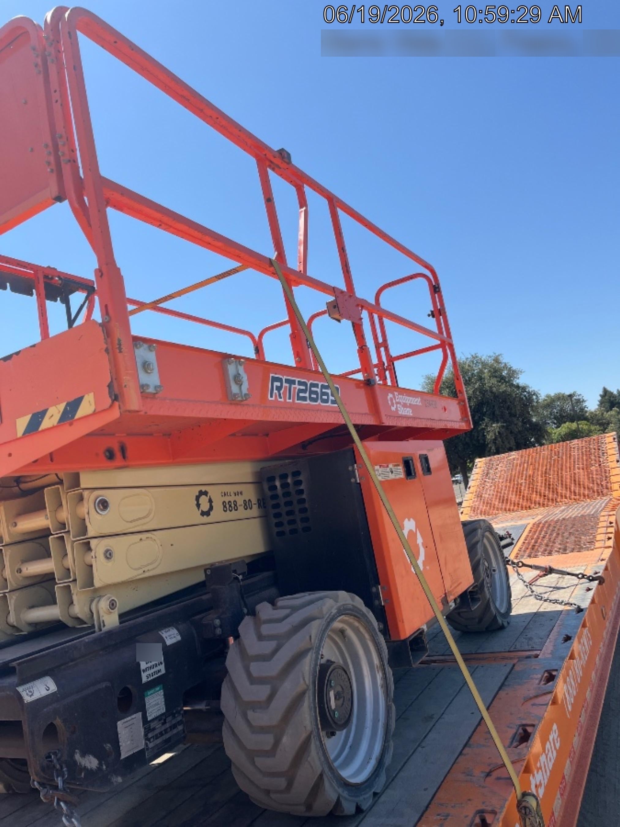 2022 JLG RT2669