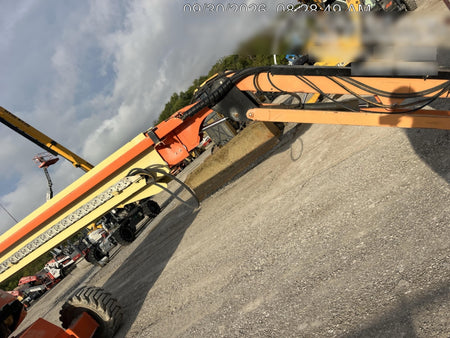 2022 JLG 660SJ