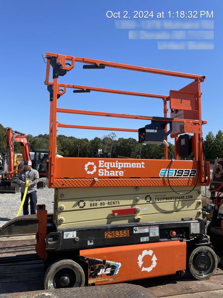 2023 JLG ES1932