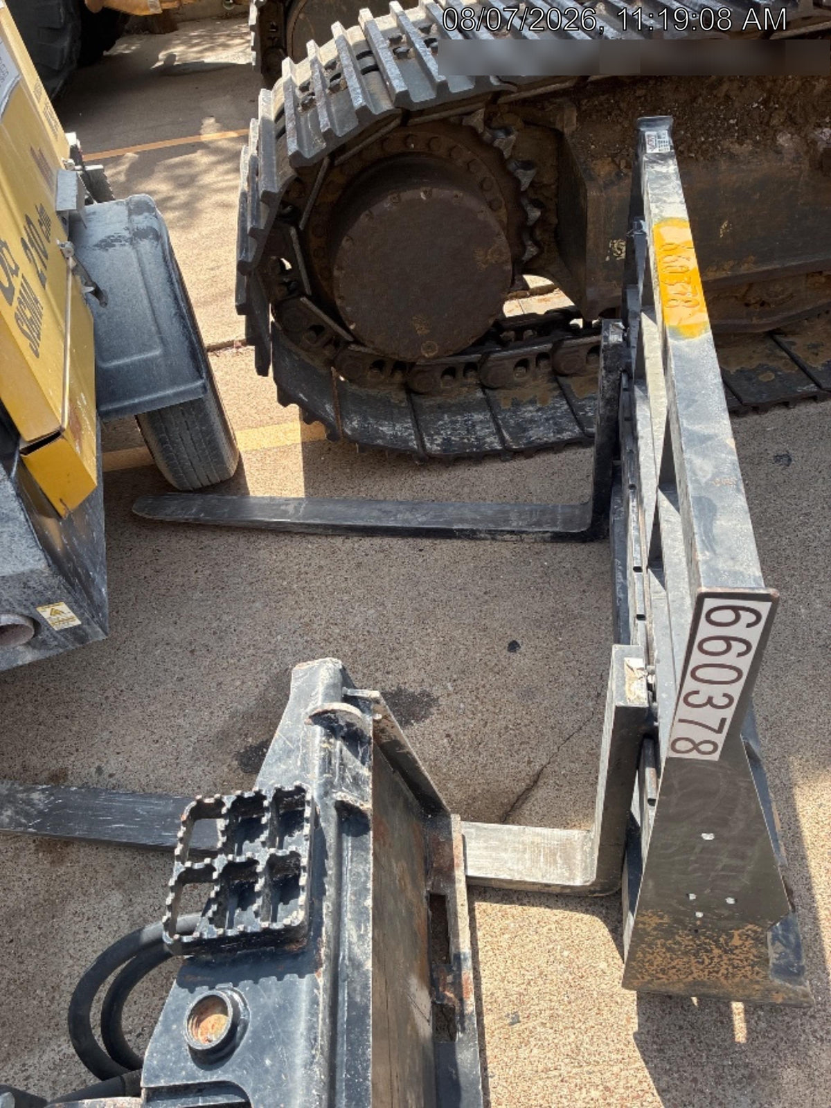 2026 ARROW MATERIAL HANDLING 48" Pallet Forks - Arrow