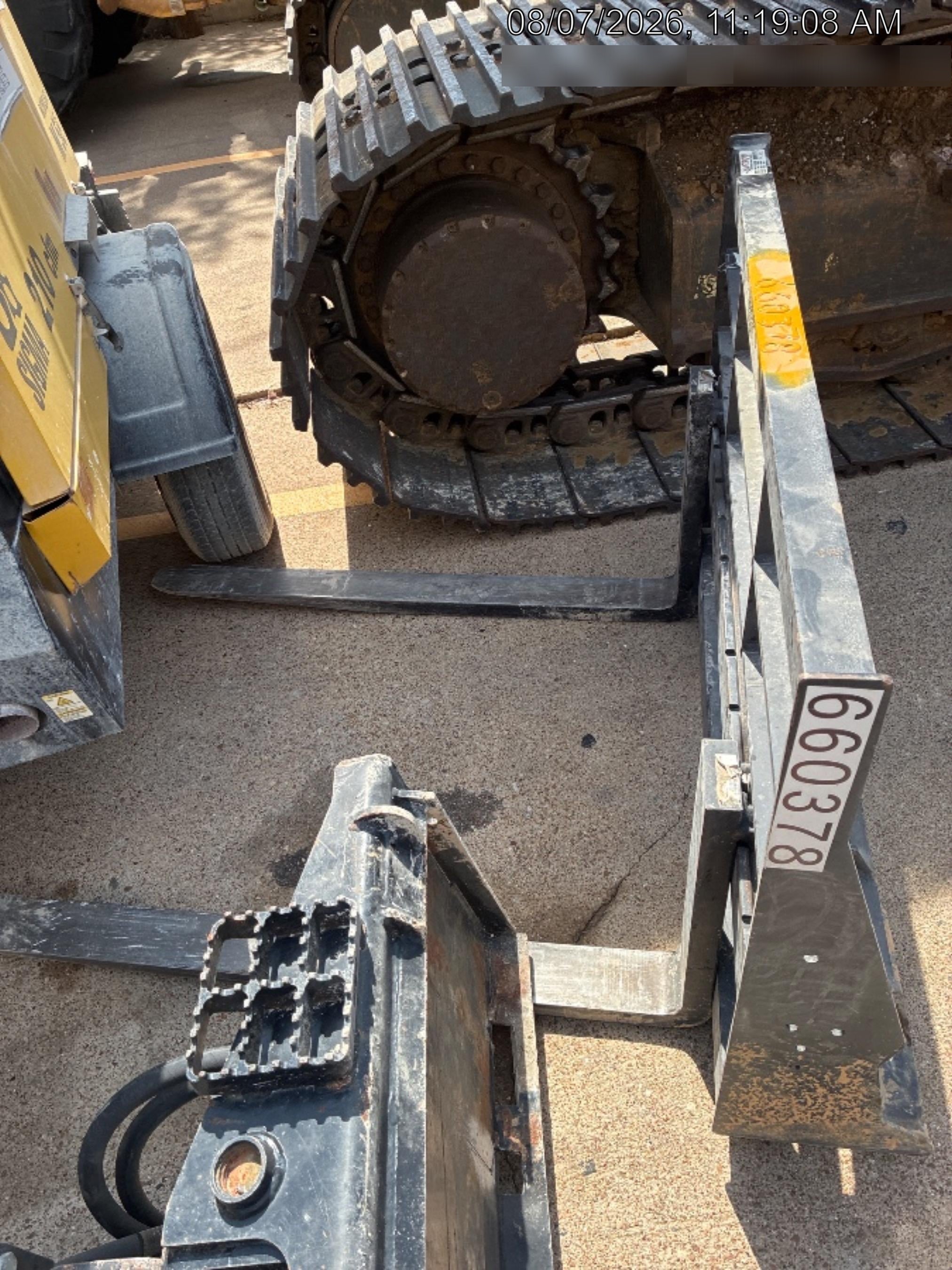 2026 ARROW MATERIAL HANDLING 48" Pallet Forks - Arrow