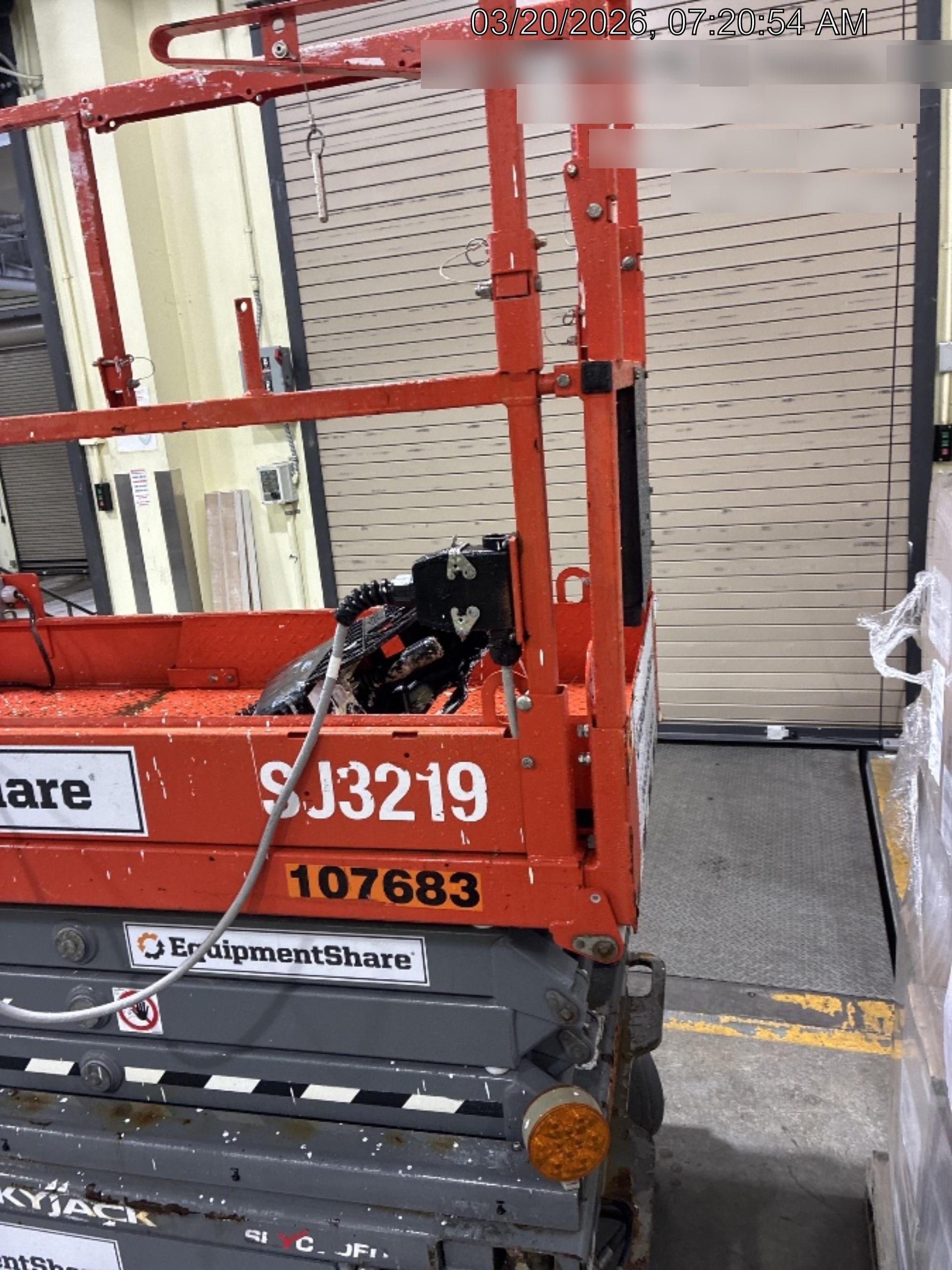 2020 Skyjack SJIII-3219 Solid NM Tires, Half height spring hinged entry gate, Dual Beacons, 800W Inverter
