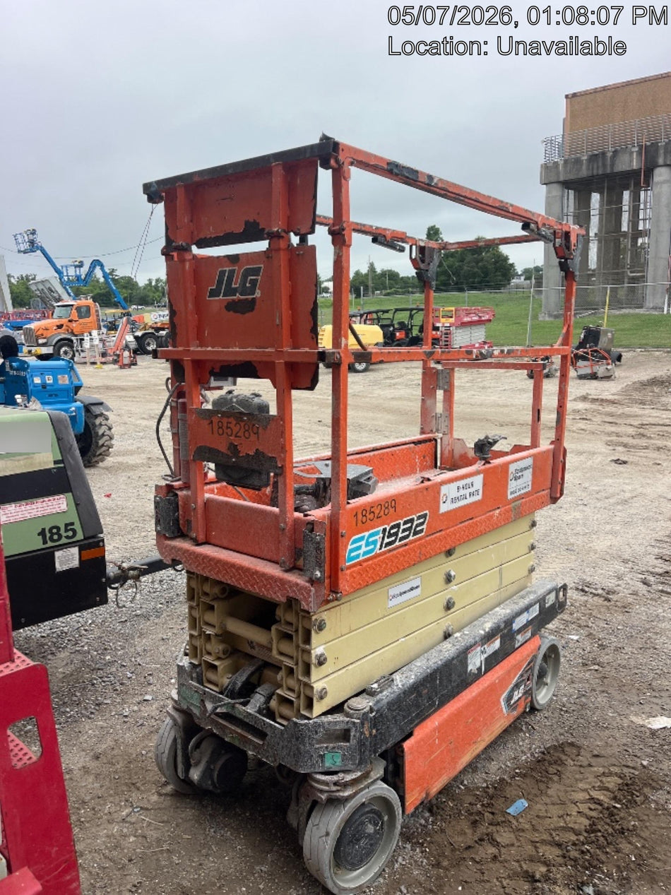 2021 JLG ES1932