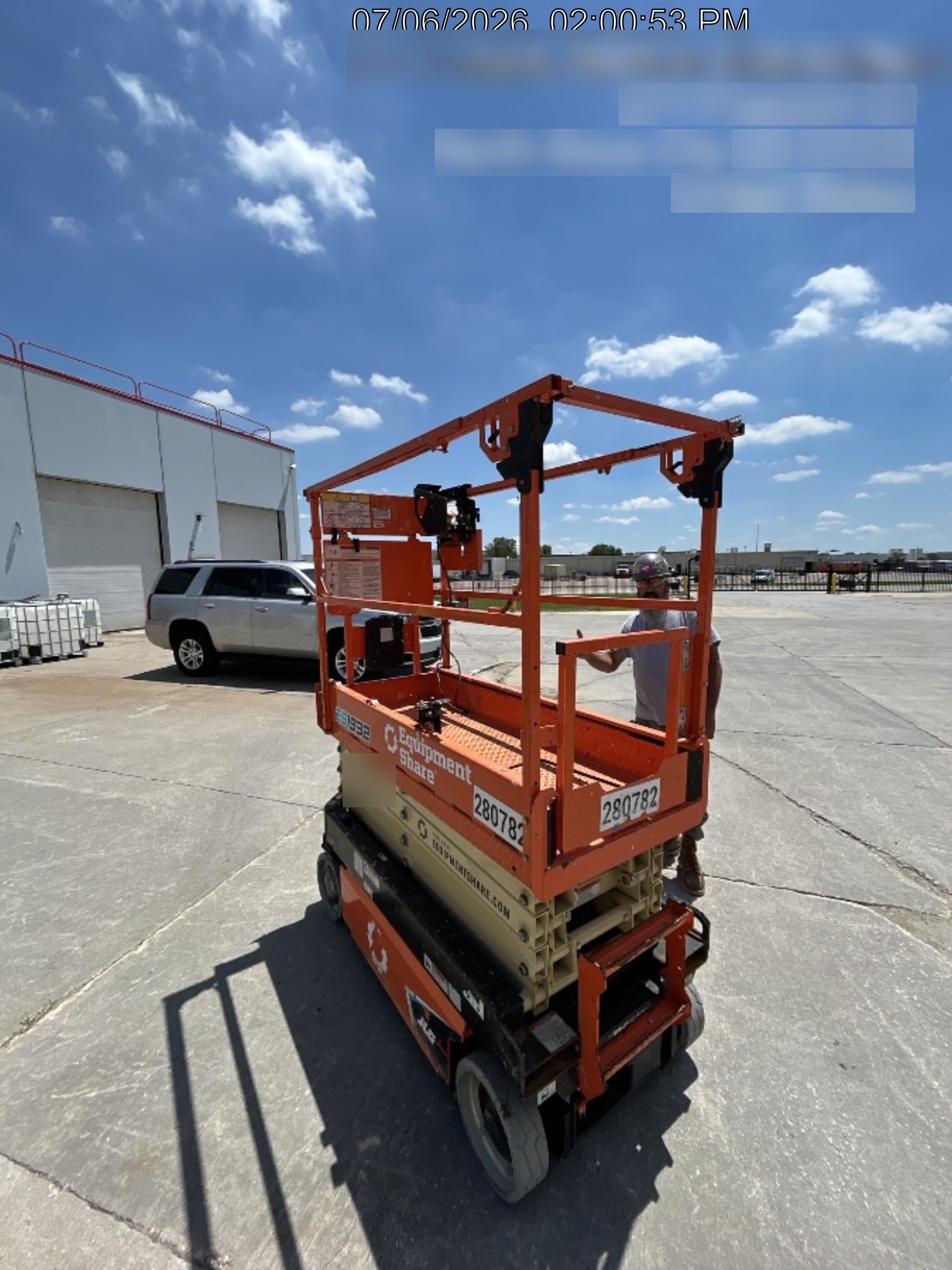 2022 JLG ES1932