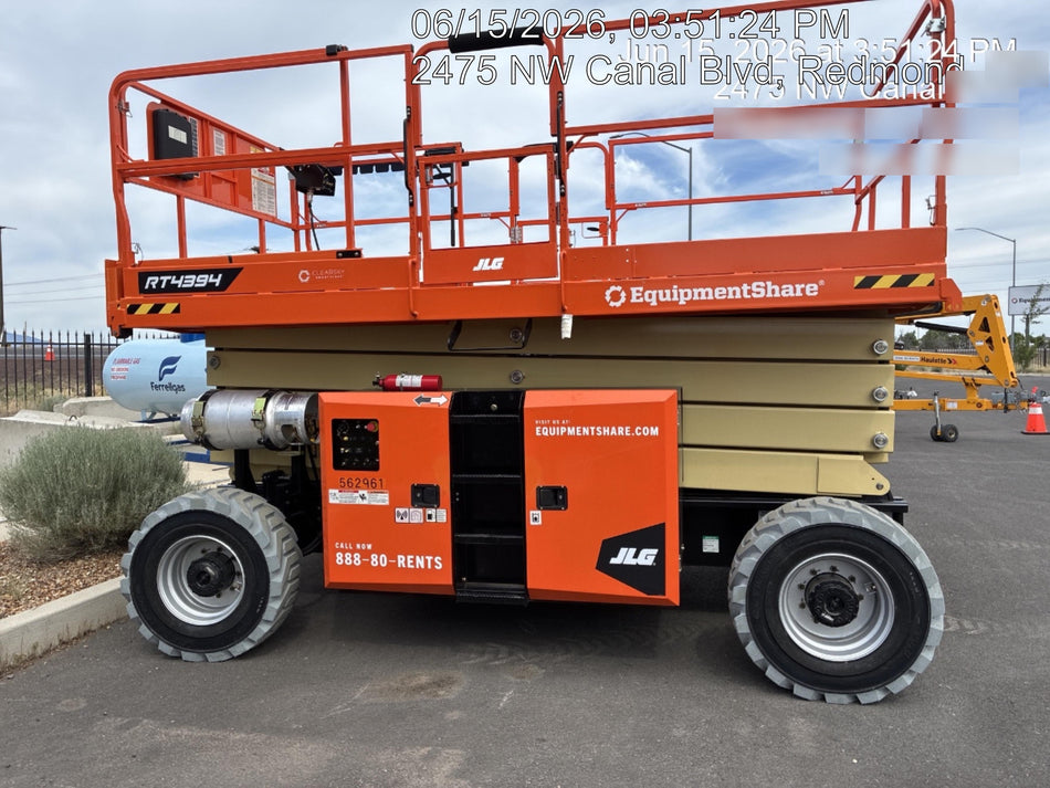 2025 JLG RT4394
