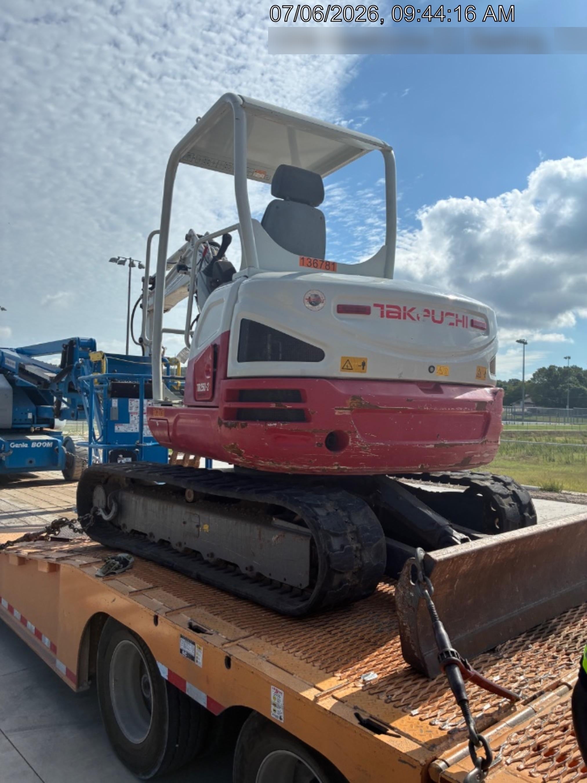 2021 TAKEUCHI TB250-2