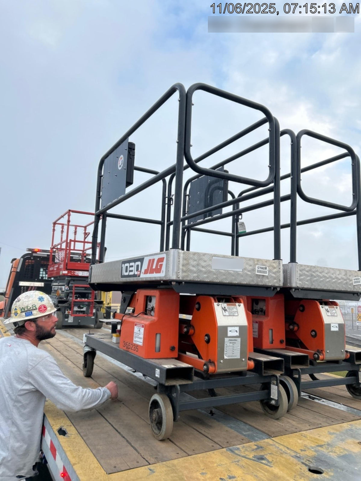 2023 JLG 1030P