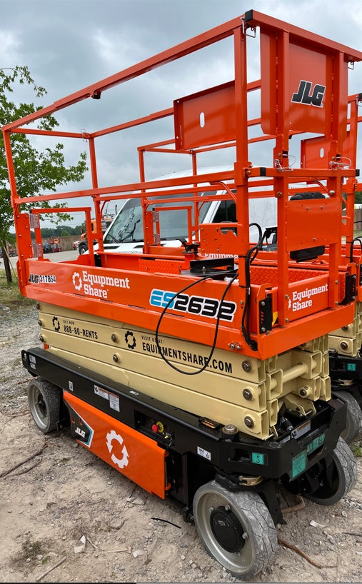 2023 JLG ES2632